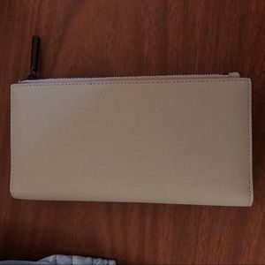 Dagne Dover wallet